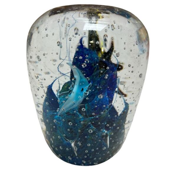 Glass Paperweight Ocean Aquarium Scene with Fish - Picture 2 of 4